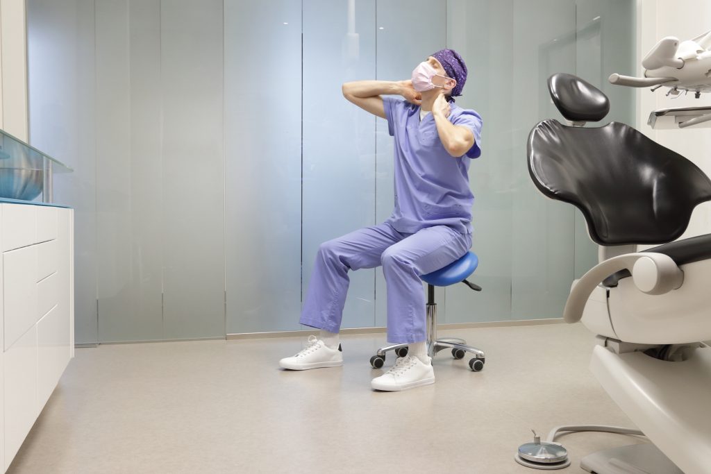 Chirurgiens-dentistes : pensez à votre posture au travail !