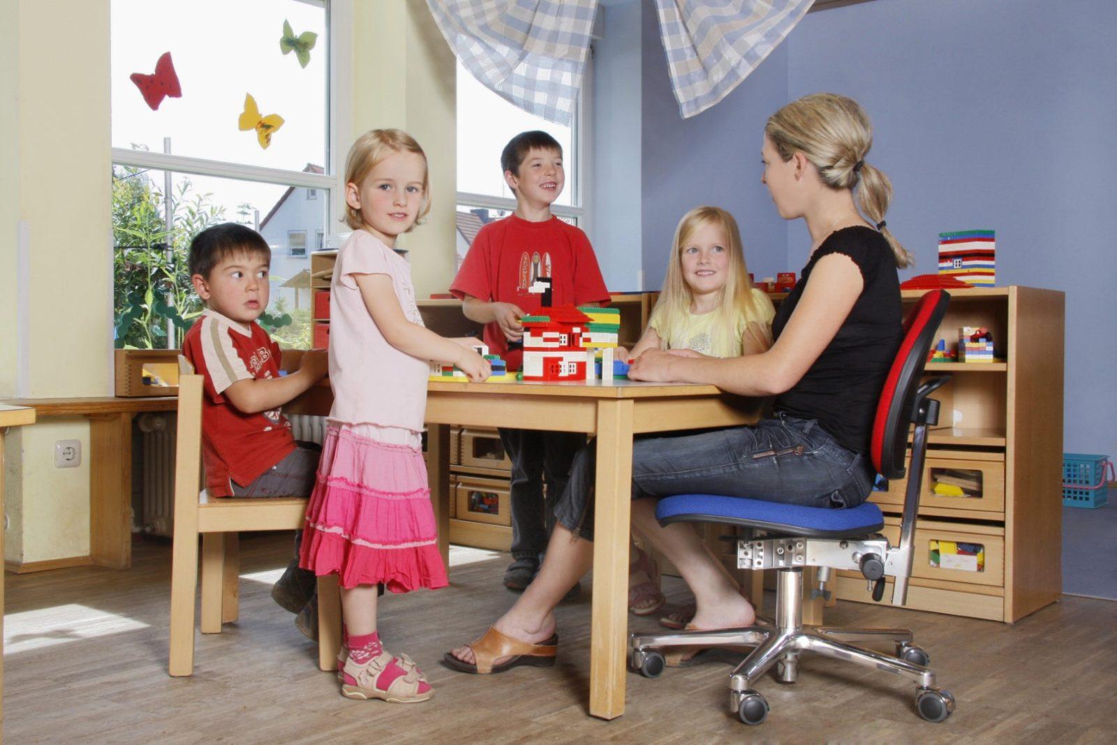 Siège Ergonomique Chez Pico Spécial Petite Enfance Et Maternelle 👶🏻 Chaise crèche, petite enfance et maternelle - Ergofrance